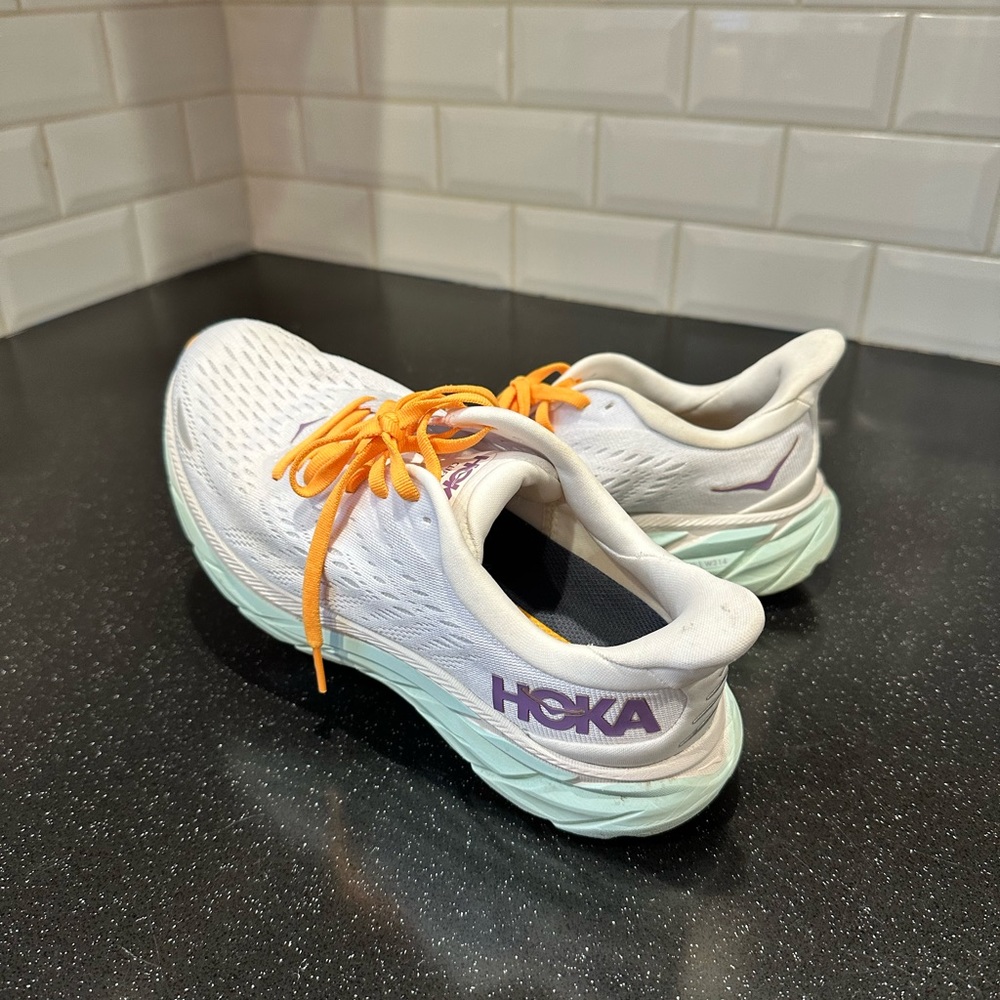 Hoka Clifton 8